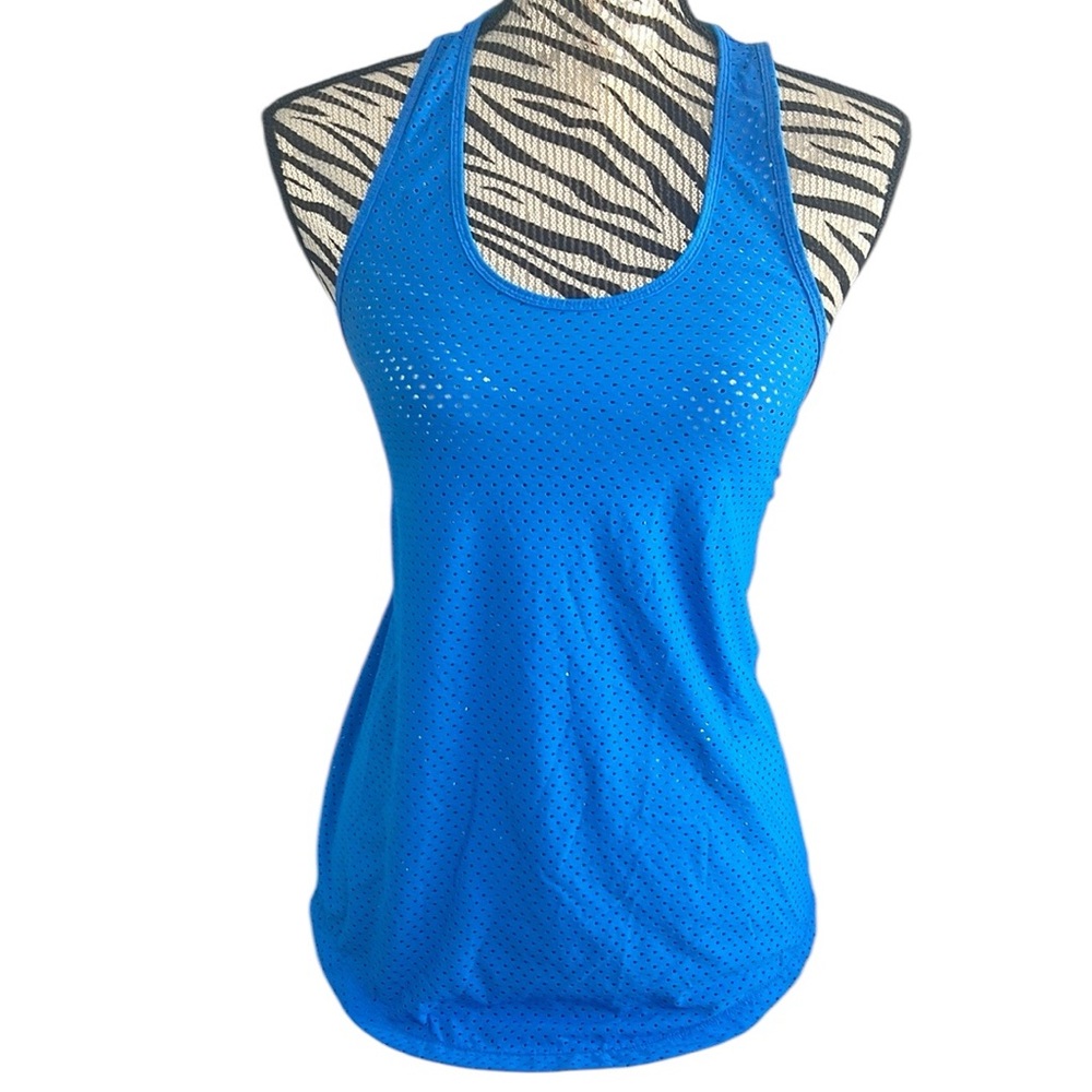 *Bundle* 2 athletic tops laser cut - Picture 1 of 6